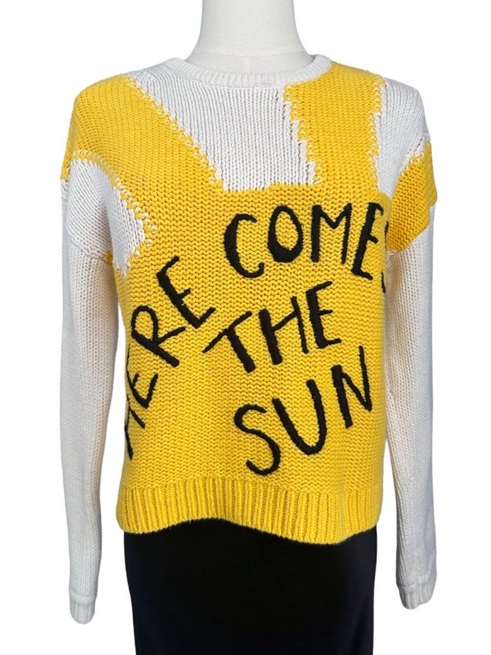 Al­ice + Olivia x The Beatles Here Comes the Sun Leena Sweater S